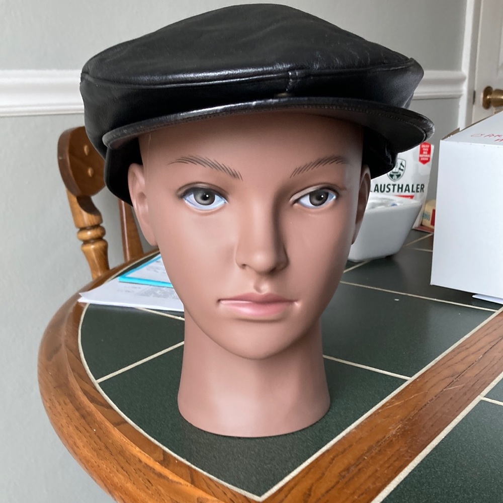 Dockers black leather newsboy cap